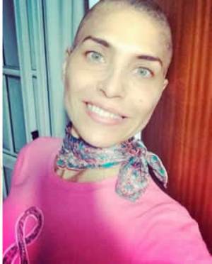 La actriz Argentina <b>Lorena Meritano</b> regresó al país después de recibir <b>...</b> - Lorena-Meritano-contra-el-cancer